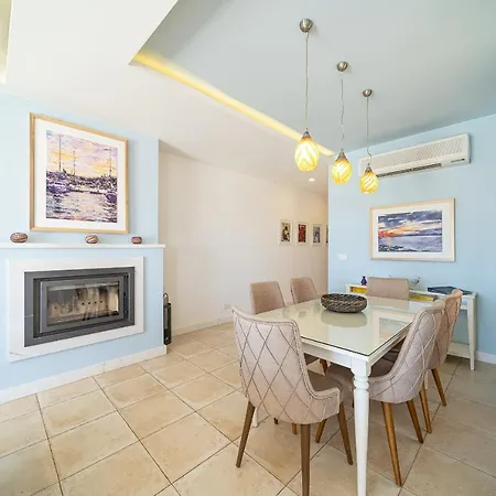 Xlendi Terrace Penthouse * Victoria