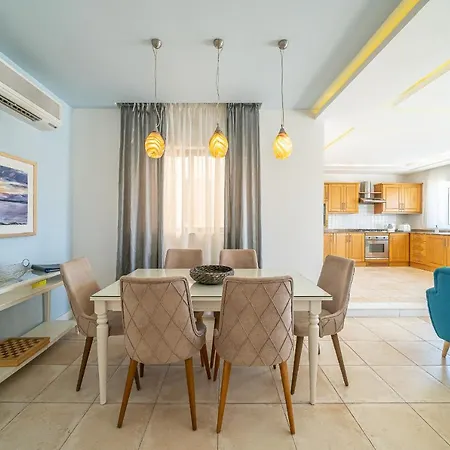 Xlendi Terrace Penthouse * Victoria
