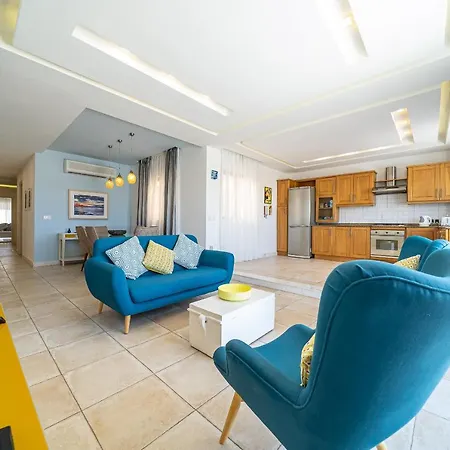 Xlendi Terrace Penthouse *