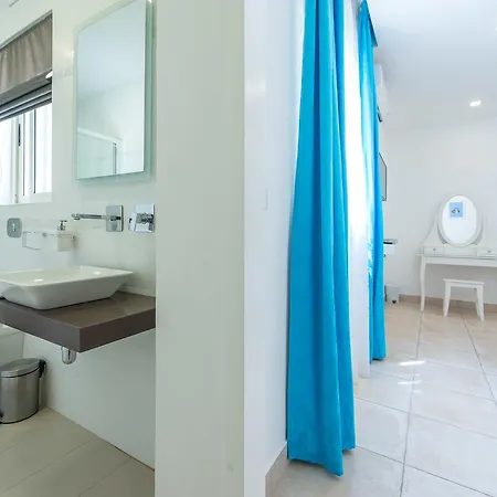 Xlendi Terrace Penthouse Apartman