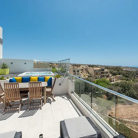 Xlendi Terrace Penthouse Victoria